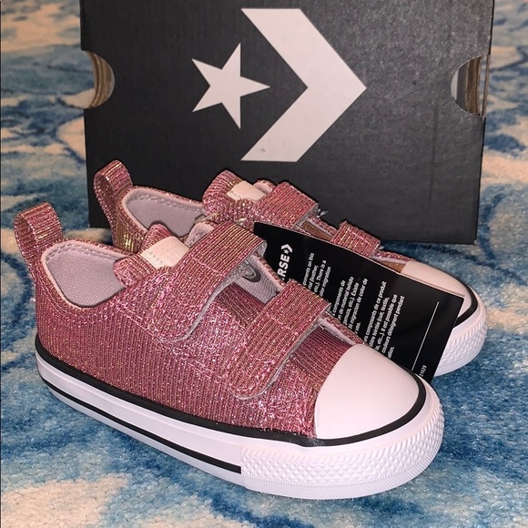 converse baby pink shoes